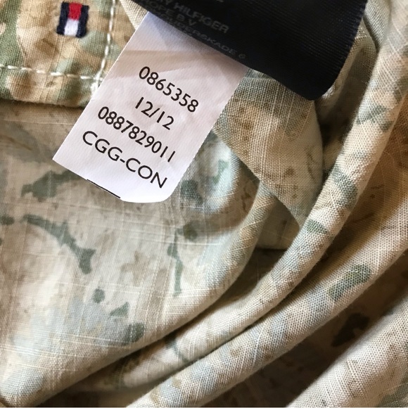 Tommy Hilfiger Short Sleeve Shirt Mens Size Medium Button Down Tan Green Blue - Picture 10 of 10